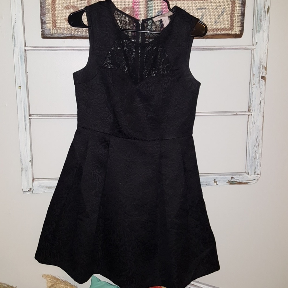 Forever 21 polyester lined black pleated dress